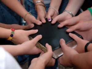 teens_with_bible1