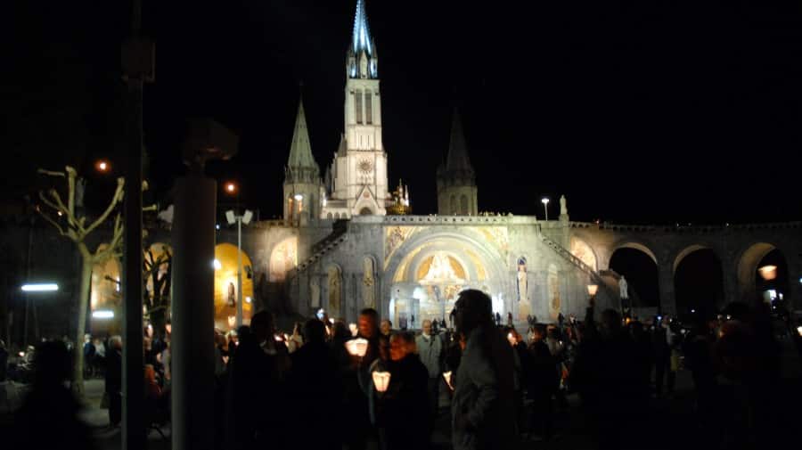 Lourdes de nuit
