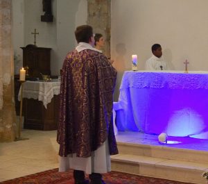 Messe des curieux Bois d'Arcy - diocèse de Versailles