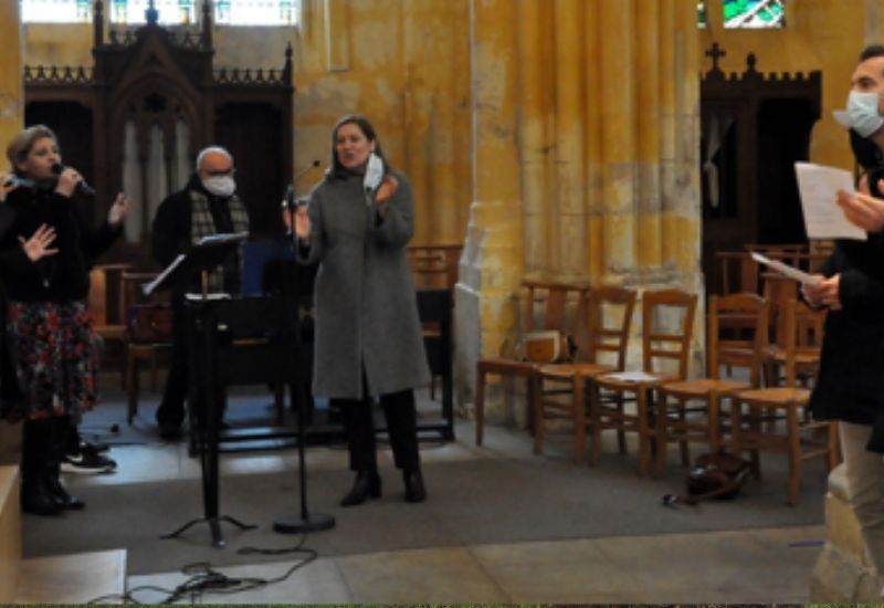 La communauté paroissiale catholique de Meulan-Triel et la communauté protestante évangélique de Meulan, se sont rassemblées dans l’église Saint Martin de Triel, le dimanche 31 janvier 2021, pour une veillée de prières pour l’unité des chrétiens et la vie consacrée. Parmi les paroissiens, étaient aussi présents les fiancés de l’année et les catéchumènes adolescents dans le cadre de leurs rencontres de préparation aux sacrements.