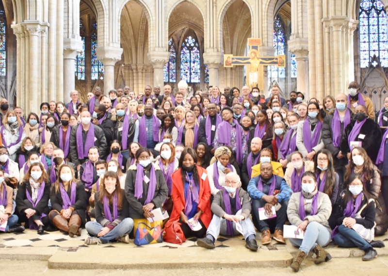 166 catéchumènes adultes ont répondu à l’Appel décisif, dimanche 06 mars au cours d’une célébration présidée par Mgr Luc Crepy en la collégiale de Mantes-la-Jolie, en vue de leur baptême le soir de la Vigile pascale.