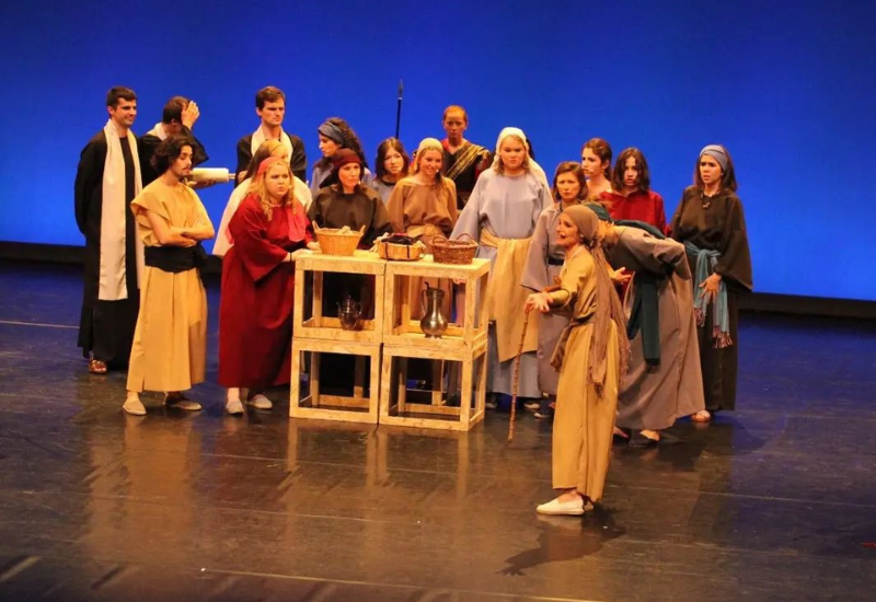 Des jeunes qui montent des pièces de théâtre ou des concerts avec le soutien de leur paroisse, on connait et on encourage mais quand ils se lancent dans un projet fou de comédie musicale : on ne peut que se déplacer et en redemander !!!!