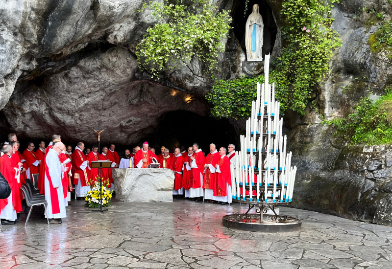 Messe A La Grotte Lourdes © Hospitalite 78 (3)