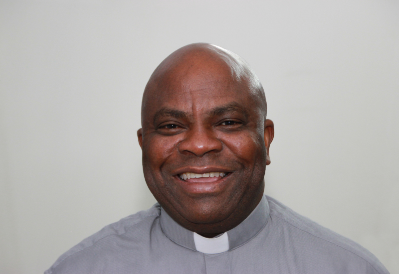 Nous vous annonçons avec tristesse le décès du Père Sylvain Apenouvor, survenu le 21 septembre 2023. La célébration des obsèques aura lieu le jeudi 28 septembre 2023 à 10h en l’église Saint-Corneille Saint-Cyprien des Essarts-le-Roi. Nous nous unissons à la prière de sa famille et de ses amis.