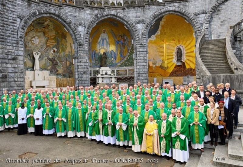 Retrouvez ici les déclarations communes des évêques de France ainsi que les discours de Mgr Eric de Moulins-Beaufort, président de la CEF, lors de l'assemblée plénière d'automne à Lourdes.