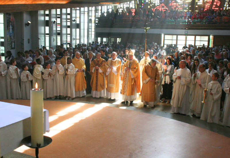 Mgr Luc Crepy s'est rendu en visite pastorale du 23 au 27 mai 2024 dans le groupement paroissial de Marly-le-Roi dont l'église St-Thibaut fête son soixantième anniversaire. Une année de festivités, animée d'un véritable esprit missionnaire pour faire de cette église un poumon pastoral.