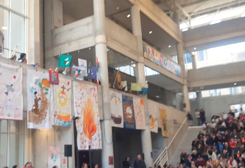 Le Dimanche 2 février, jour de la présentation de Jésus au temple, les communautés Foi et Lumière du monde entier fêtait la fête de la Lumière. Pour notre province Île de France Ouest, nous avons eu la joie de nous retrouver au lycée de Passy Buzenval à Rueil.