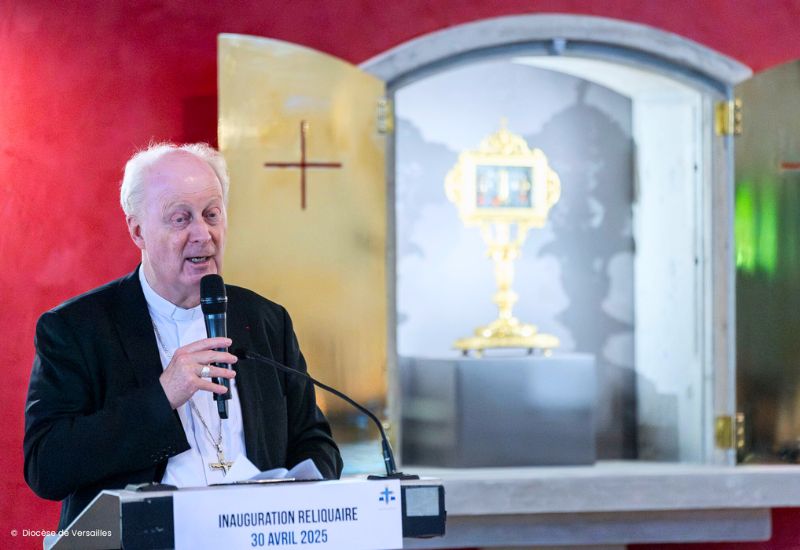 Le 30 avril 2025, le reliquaire contenant trois reliques de la Passion ayant appartenu à Madame de Maintenon a été inauguré par Mgr Luc Crepy dans son installation définitive dans l'église Sainte-Julitte de Saint-Cyr-l'Ecole. Les fidèles de la paroisse, des Yvelines et de bien plus loin encore pourront désormais venir vénérer ces précieuses reliques.