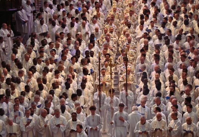 En cette année jubilaire, pour fêter la réouverture de Notre-Dame de Paris et les 50 ans de Presbyterorum Ordinis, les prêtres d’Île-de-France ont été invités à vivre une démarche jubilaire lors d'une journée de ressourcement et de partage le jeudi 5 juin 2025.