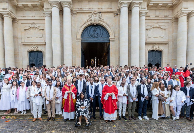 Grande joie pour notre diocèse ! 445 personnes ont reçu le sacrement de la confirmation ce WE des 7 et 8 juin 2025 à la cathédrale Saint-Louis de Versailles et à la collégiale Notre-Dame de Mantes-la Jolie. Retrouvez ici une sélection de photos et l'homélie de Mgr Crepy